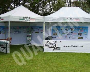 Tendas de cor branca para desporto motorizado